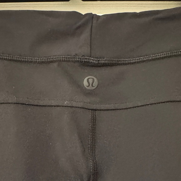 Lululemon Women’s Black Performance Bike Shorts with Mesh Detail - Picture 8 of 10
